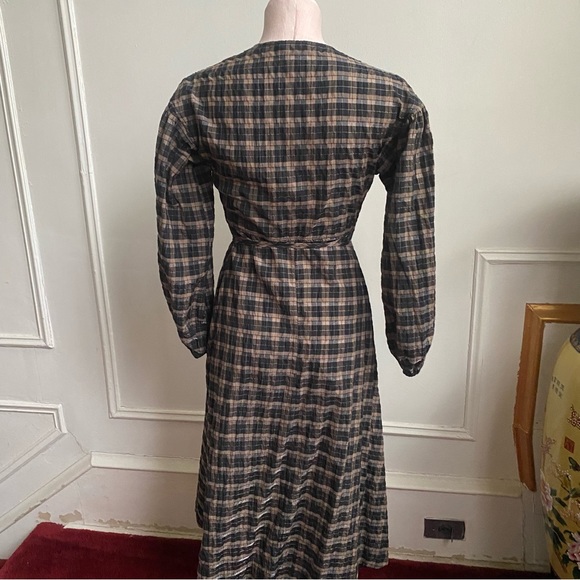 Ganni Brown Seersucker Wrap Dress - Picture 9 of 14